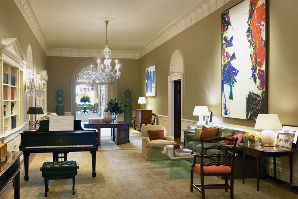 Painting by Sam Francis at the White House. Barack Obama's living quarters.